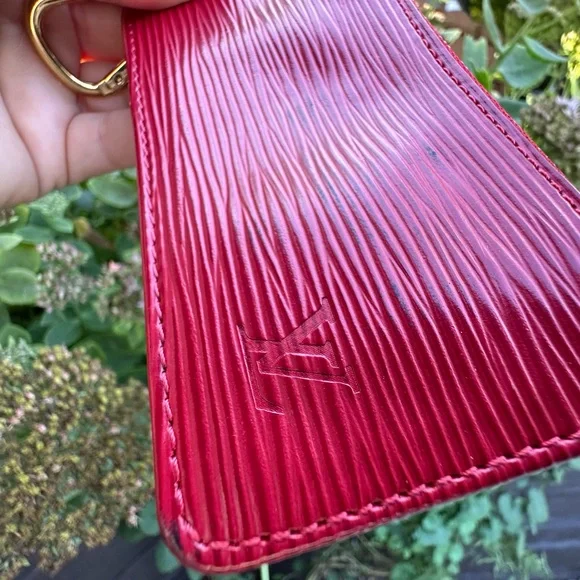Louis Vuitton 🍒 Scarlet Red Key Pouch - Picture 1 of 7